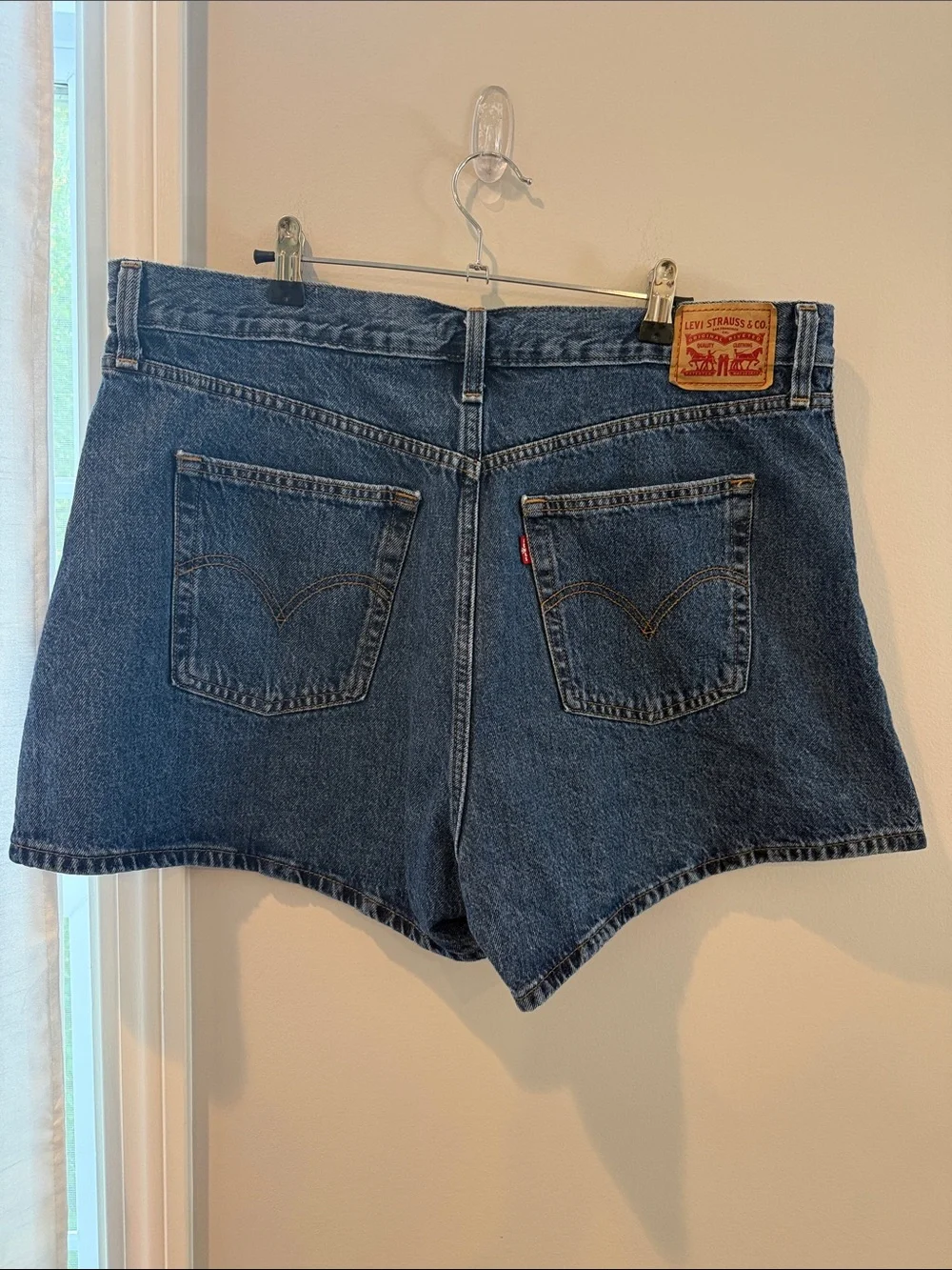 Levi's Dark Blue Denim High-Rise Jean Shorts mom jeans 34 nwot